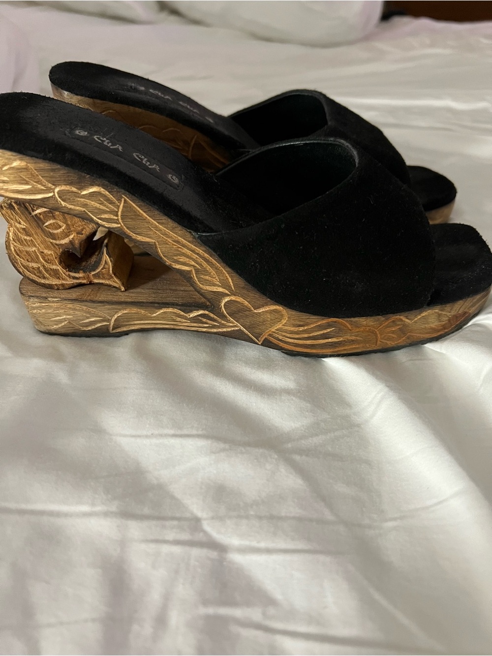 Cha Cha Hand-Carved Wooden Wedge Sandals 6 Black Suede Fish Heart Boho Slides